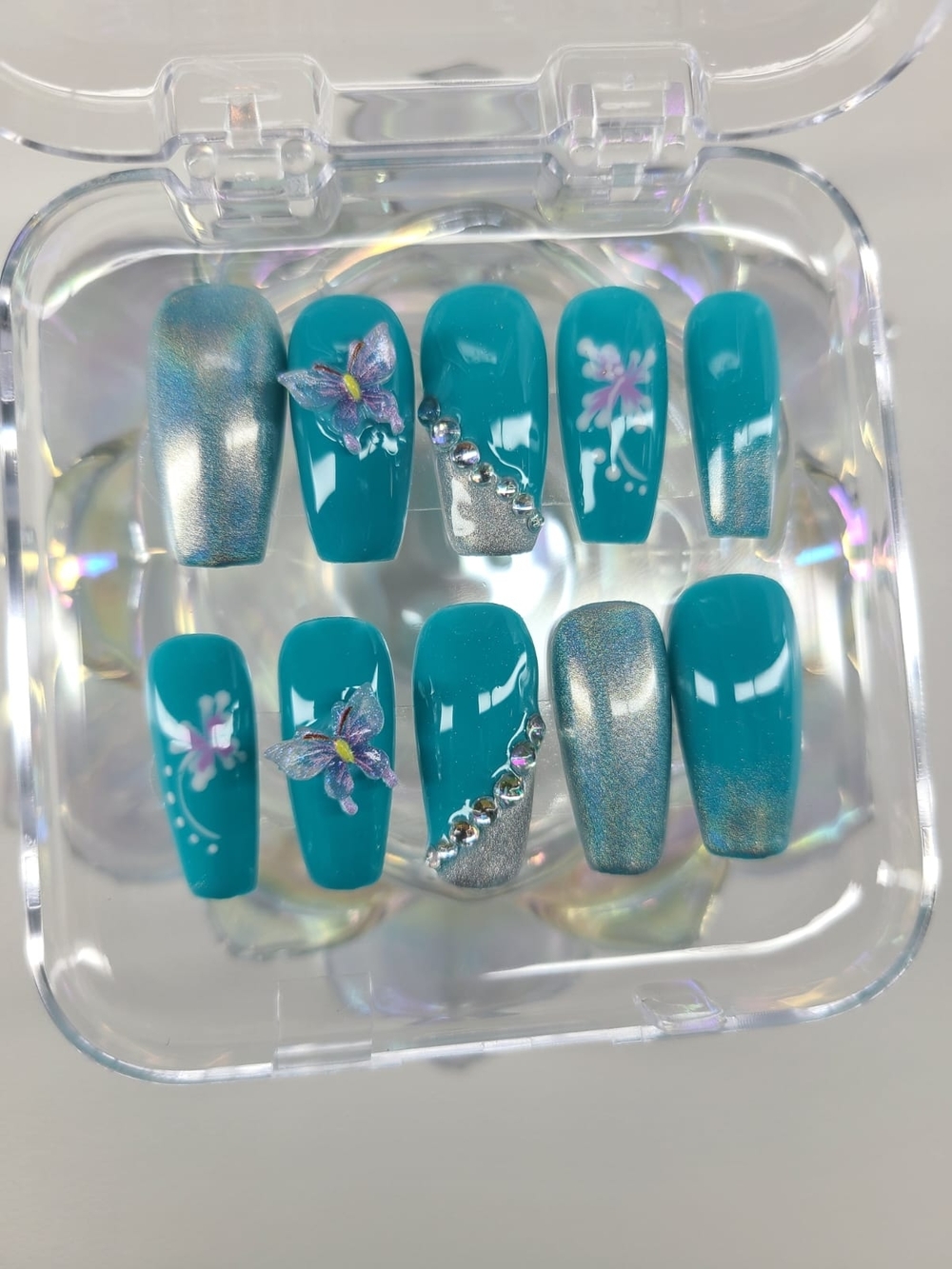 Size-Medium-Teal Floral Rhinestone Press-On Nail Set